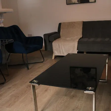 Trade Crew House - 4br Sleeps 11, M606 Access Сasa de vacaciones Bradford (West Yorkshire)