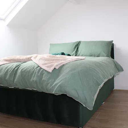 Сasa de vacaciones Trade Crew House - 4br Sleeps 11, M606 Access