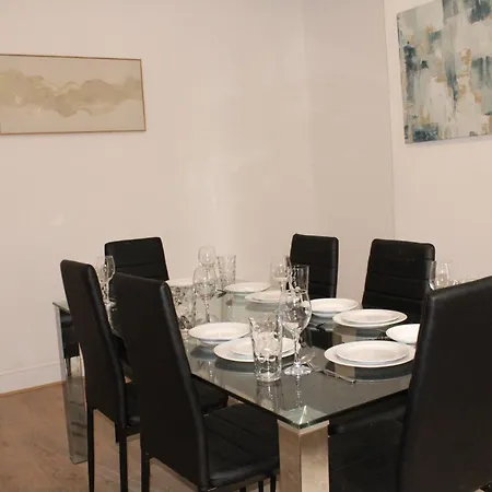 Сasa de vacaciones Trade Crew House - 4br Sleeps 11, M606 Access *