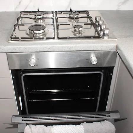 Trade Crew House - 4br Sleeps 11, M606 Access